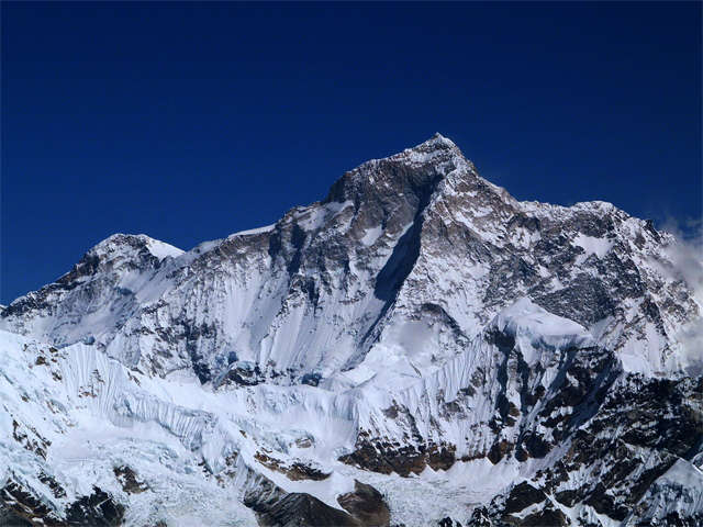 Makalu light down 2025